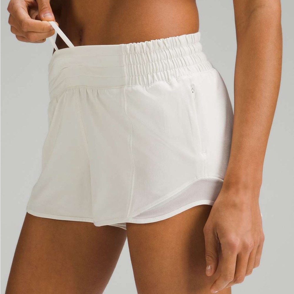 Lululemon Hotty Hot High-Rise Lined Short 2.5", Bone